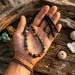 Collar boho para hombre con piedras de turquesa africana o lapislázuli