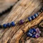 Collar boho para hombre con piedras de turquesa africana o lapislázuli