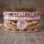 Pulsera boho chic de la fortaleza del espíritu con cuarzo rosa o ágata