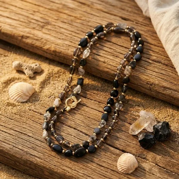 Collar de la tormenta con cuarzo ahumado, ónix negro y cuarzo rutilado