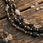 Collar de la tormenta con cuarzo ahumado, ónix negro y cuarzo rutilado
