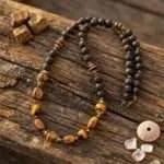 Collar boho unisex con gemas de ojo de tigre, amatista o lapislázuli