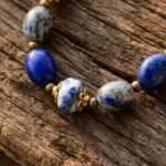 Collar boho unisex con gemas de ojo de tigre, amatista o lapislázuli