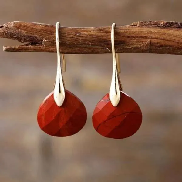 Pendientes de la clara percepción con 10 piedras naturales facetadas
