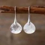 Pendientes de la clara percepción con 10 piedras naturales facetadas