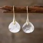 Pendientes de la clara percepción con 10 piedras naturales facetadas