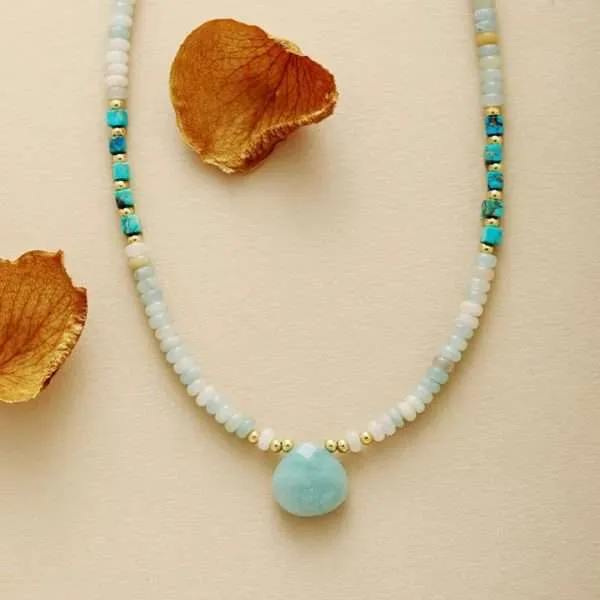 Collar boho del buen balance de las energías con amazonita y jaspe