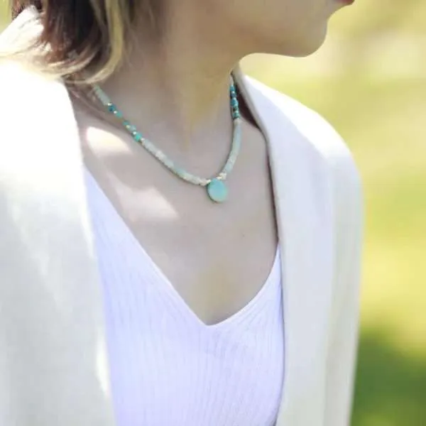 Collar boho del buen balance de las energías con amazonita y jaspe