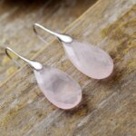 Pendientes boho en forma de lágrima con piedras naturales facetadas