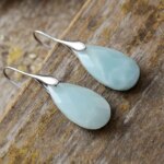 Pendientes boho en forma de lágrima con piedras naturales facetadas