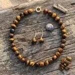 Conjunto espiritual de collar y pendientes con cuentas de piedras naturales