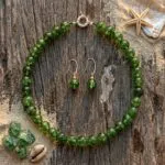 Conjunto espiritual de collar y pendientes con cuentas de piedras naturales