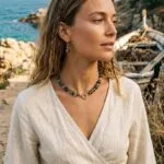 Conjunto espiritual de collar y pendientes con cuentas de piedras naturales