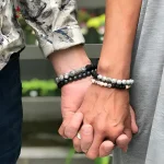 Pulseras unisex boho con piedra taiki, piedras de lava, jaspe y ónix negro