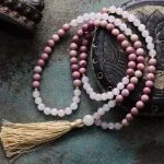 Conjunto Japa Mala tibetano 108 cuentas con cuarzo rosa y rodonita