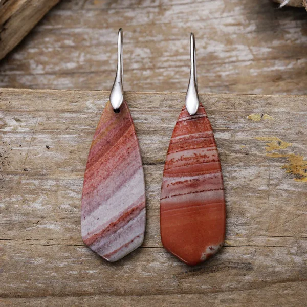 Pendientes del arte bohemio con piedras naturales de jaspe