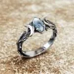 Anillo Triple Luna con piedra lunar – Símbolo de la Fuerza y Ciclos Femeninos
