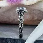 Anillo Triple Luna con piedra lunar – Símbolo de la Fuerza y Ciclos Femeninos