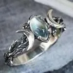 Anillo Triple Luna con piedra lunar – Símbolo de la Fuerza y Ciclos Femeninos