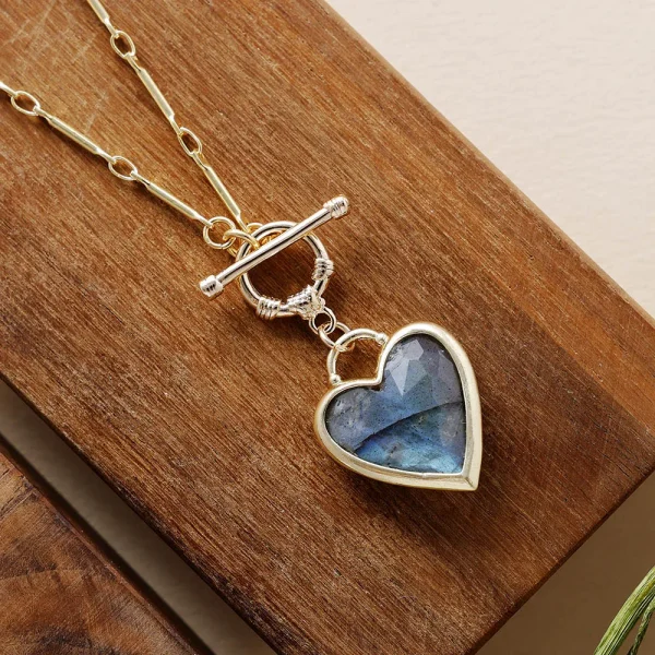 Collar boho de Mi Corazón Loco, con corazón de Piedra Natural