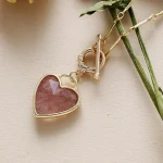 Collar boho de Mi Corazón Loco, con corazón de Piedra Natural