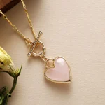Collar boho de Mi Corazón Loco, con corazón de Piedra Natural