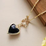 Collar boho de Mi Corazón Loco, con corazón de Piedra Natural