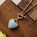 Collar boho de Mi Corazón Loco, con corazón de Piedra Natural