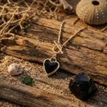 Collar boho de Mi Corazón Loco, con corazón de Piedra Natural