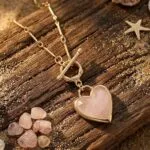 Collar boho de Mi Corazón Loco, con corazón de Piedra Natural