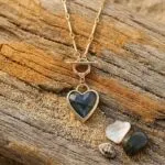 Collar boho de Mi Corazón Loco, con corazón de Piedra Natural