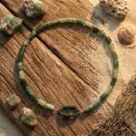 Gargantilla 'Raíces del Viento' con Piedras Naturales