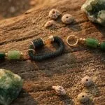 Gargantilla 'Raíces del Viento' con Piedras Naturales