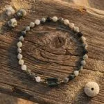 Gargantilla 'Raíces del Viento' con Piedras Naturales