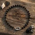 Gargantilla 'Raíces del Viento' con Piedras Naturales
