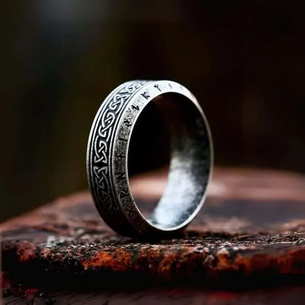 Anillo Vikingo 'Elder Futhark' de Acero Inoxidable con 24 Runas Nórdicas para Hombre