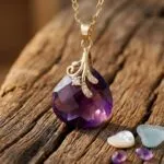Collares boho de la clara percepción con piedras naturales facetadas