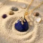 Collares boho de la clara percepción con piedras naturales facetadas