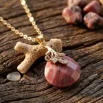 Collares boho de la clara percepción con piedras naturales facetadas
