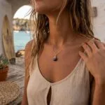 Collares boho de la clara percepción con piedras naturales facetadas