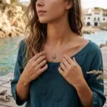 Collares boho de la clara percepción con piedras naturales facetadas