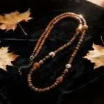 Collar Espíritu Salvaje – Con Madera de Nogal y Semillas Étnicas