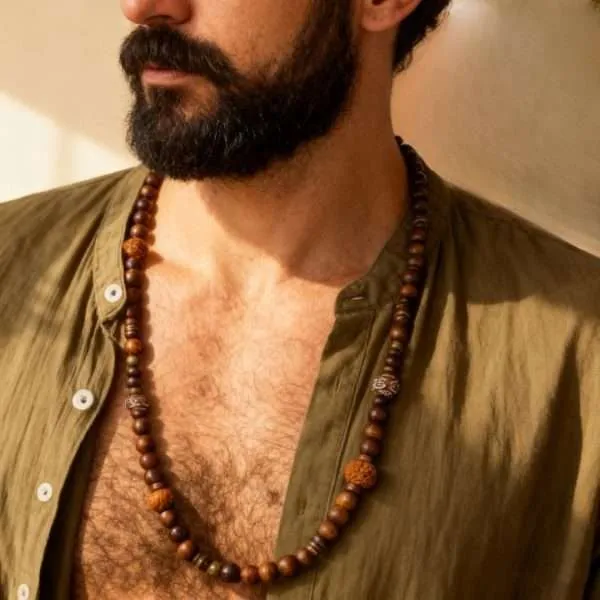 Collar Espíritu Salvaje – Con Madera de Nogal y Semillas Étnicas