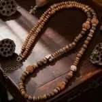 Collar Espíritu Salvaje – Con Madera de Nogal y Semillas Étnicas