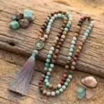 Collar Japa Mala OM de Amazonita y Jaspe Picasso – 108 cuentas de Meditación y Equilibrio Interior