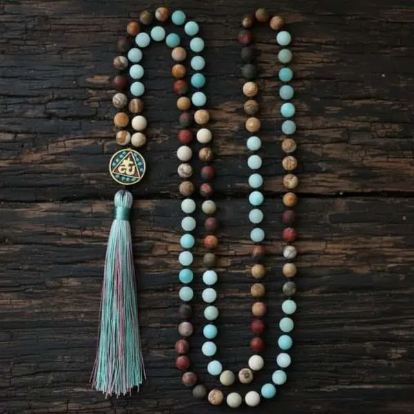 Collar Japa Mala OM de Amazonita y Jaspe Picasso – 108 cuentas de Meditación y Equilibrio Interior