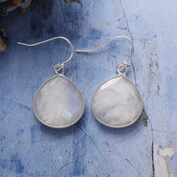 Pendientes 'Tres Lunas' – Piedras de Amazonita, Labradorita y Piedra Lunar